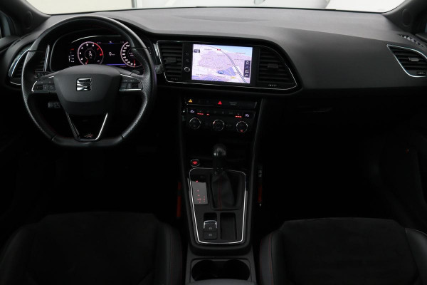 Seat Leon 1.5 TSI FR Ultimate Edition Black | Panoramadak | Stoelverwarming | BEATS Pack | Carplay | Adaptive cruise | Navigatie | Keyless | Full LED