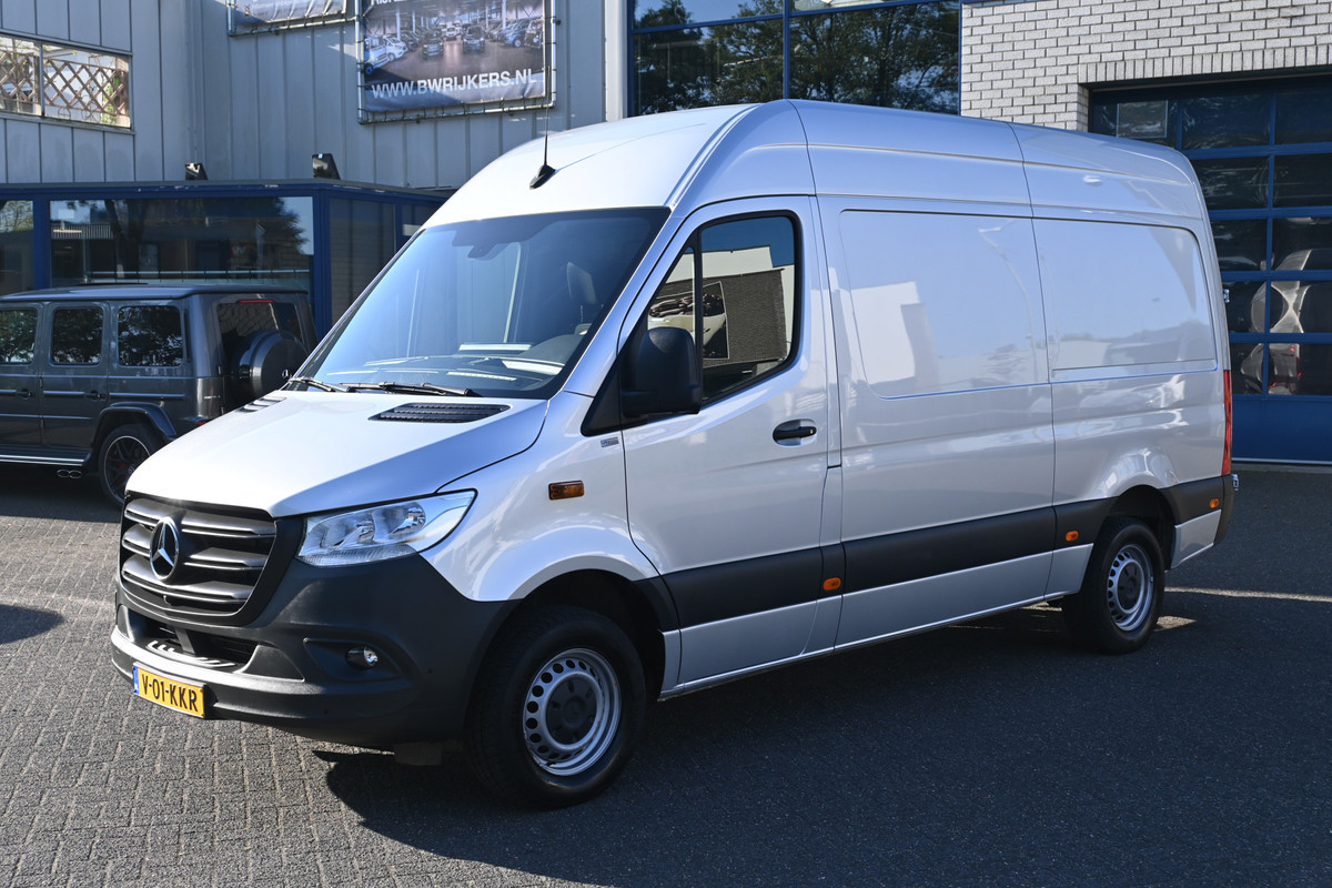 Mercedes-Benz Sprinter 317 CDI L2H2 RWD 360 Graden camera, Geveerde stoel, Navigatie MBUX Mercedes-Benz Sprinter 317 CDI L2H2 RWD 360 Graden camera, Geveerde stoel, Navigatie MBUX