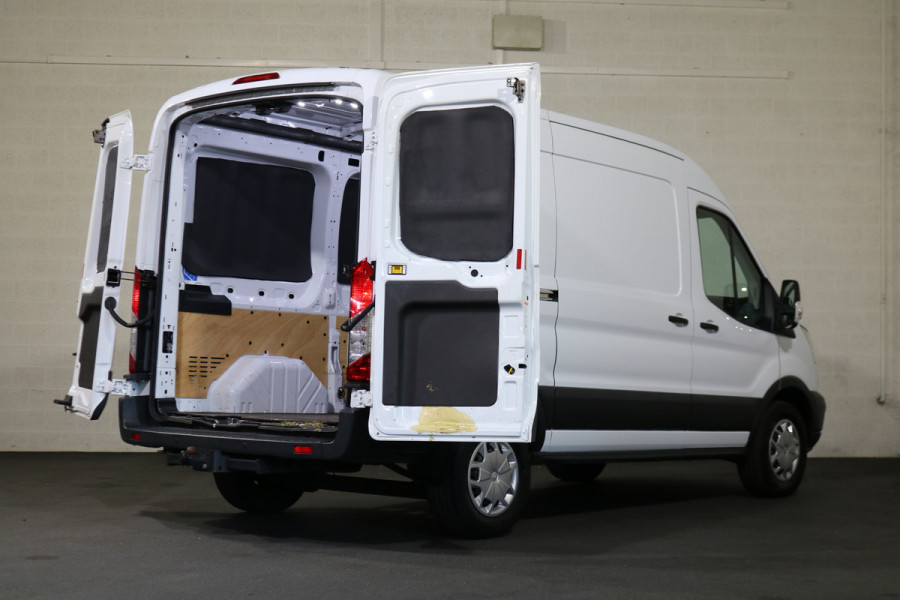 Ford Transit 2.0 TDCI 130pk L2 H2 Trend Airco Navigatie 2.8T Trekhaak
