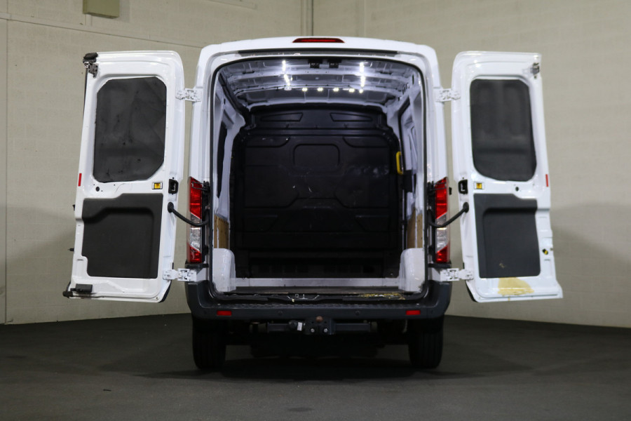 Ford Transit 2.0 TDCI 130pk L2 H2 Trend Airco Navigatie 2.8T Trekhaak