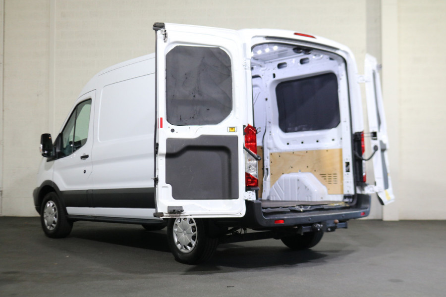 Ford Transit 2.0 TDCI 130pk L2 H2 Trend Airco Navigatie 2.8T Trekhaak