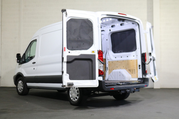 Ford Transit 2.0 TDCI 130pk L2 H2 Trend Airco Navigatie 2.8T Trekhaak