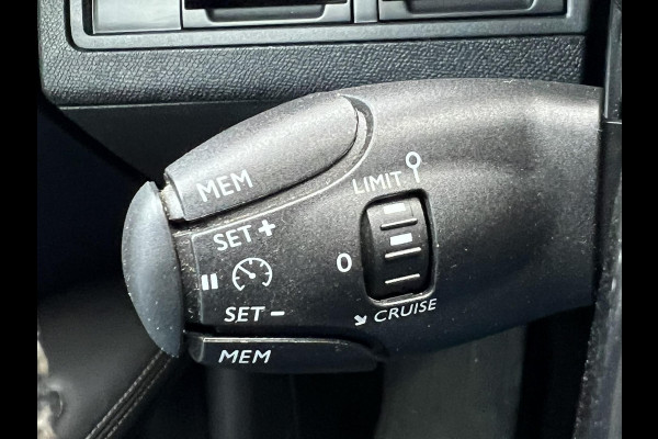 Peugeot 3008 1.2 PureTech Allure Led verl Panoramadak Apple Carplay Navigatie Achteruitrijcamera Cruise control Automaat