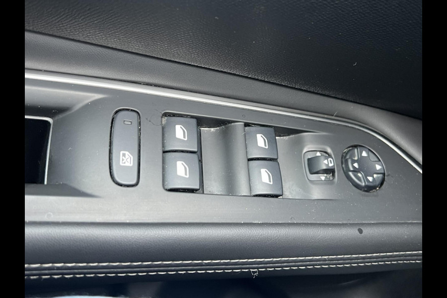 Peugeot 3008 1.2 PureTech Allure Led verl Panoramadak Apple Carplay Navigatie Achteruitrijcamera Cruise control Automaat