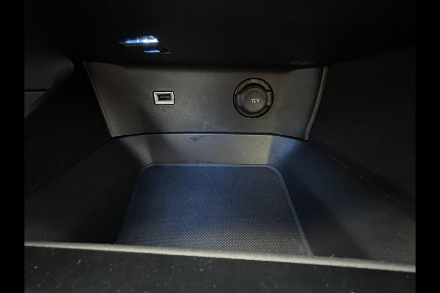 Peugeot 3008 1.2 PureTech Allure Led verl Panoramadak Apple Carplay Navigatie Achteruitrijcamera Cruise control Automaat