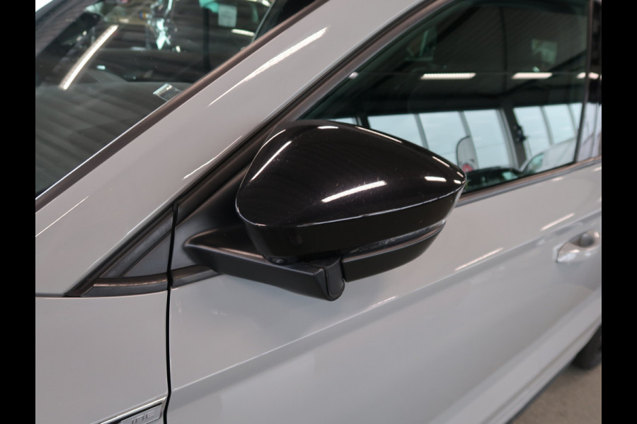 Škoda Karoq 1.5 TSI 150PK DSG Sportline Business SCHUIFDAK/ADAPT.CRUISE/TREHK.WEGKLAPBAAR/WINTERPACK