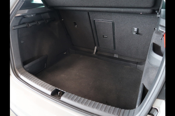 Škoda Karoq 1.5 TSI 150PK DSG Sportline Business SCHUIFDAK/ADAPT.CRUISE/TREHK.WEGKLAPBAAR/WINTERPACK