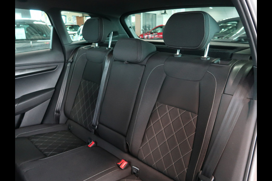 Škoda Karoq 1.5 TSI 150PK DSG Sportline Business SCHUIFDAK/ADAPT.CRUISE/TREHK.WEGKLAPBAAR/WINTERPACK