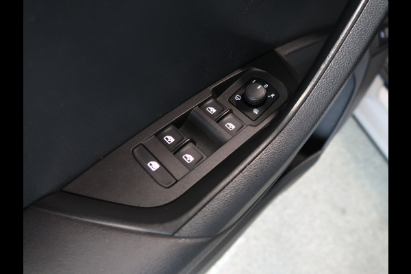 Škoda Karoq 1.5 TSI 150PK DSG Sportline Business SCHUIFDAK/ADAPT.CRUISE/TREHK.WEGKLAPBAAR/WINTERPACK