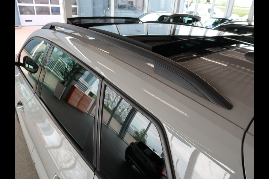Škoda Karoq 1.5 TSI 150PK DSG Sportline Business SCHUIFDAK/ADAPT.CRUISE/TREHK.WEGKLAPBAAR/WINTERPACK