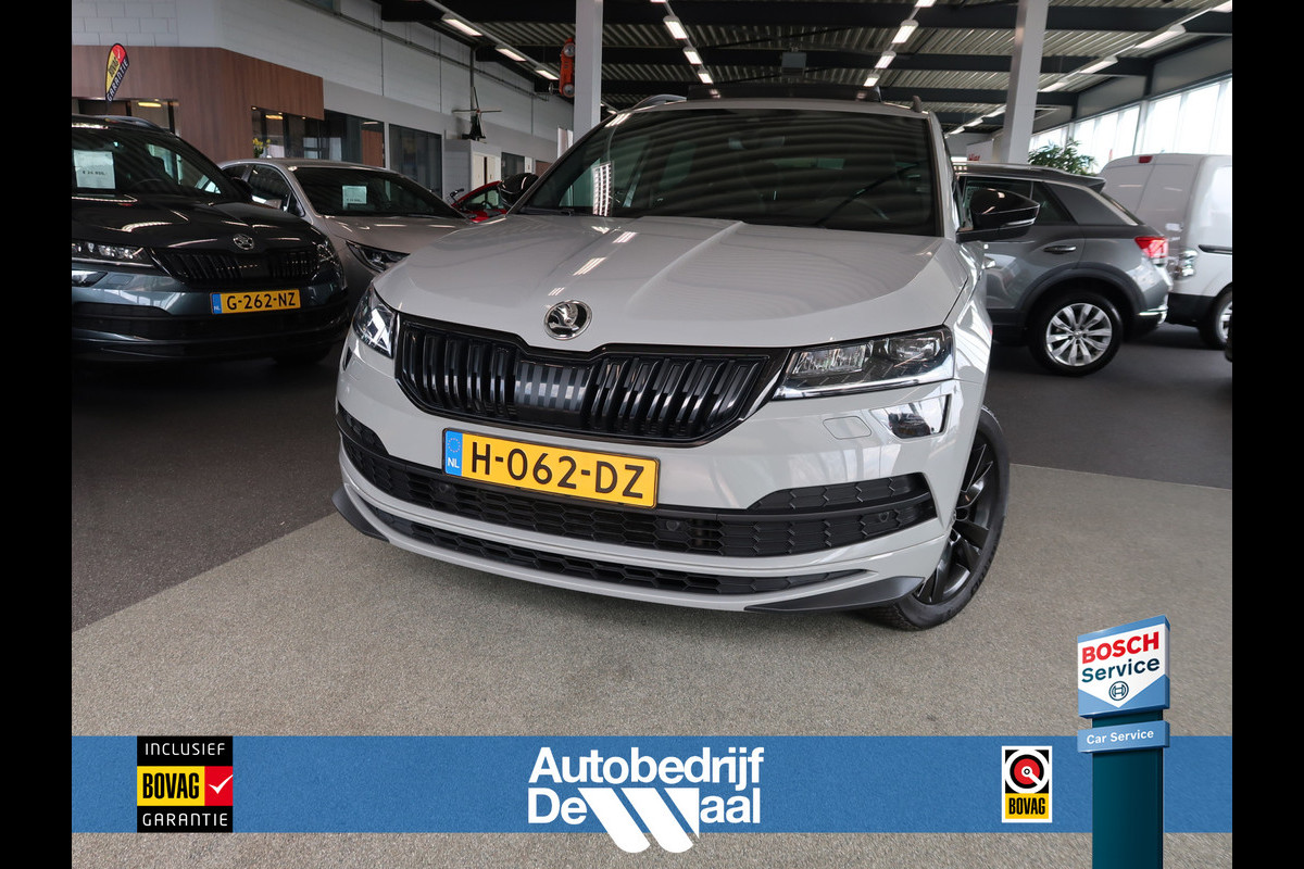 Škoda Karoq 1.5 TSI 150PK DSG Sportline Business SCHUIFDAK/ADAPT.CRUISE/TREHK.WEGKLAPBAAR/WINTERPACK Škoda Karoq 1.5 TSI 150PK DSG Sportline Business SCHUIFDAK/ADAPT.CRUISE/TREHK.WEGKLAPBAAR/WINTERPACK