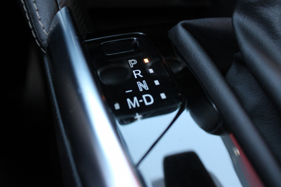 Mazda 2 1.5 Skyactiv-G Automaat | Stoel/stuurverwarming | Camera | All-season | Head-up Display