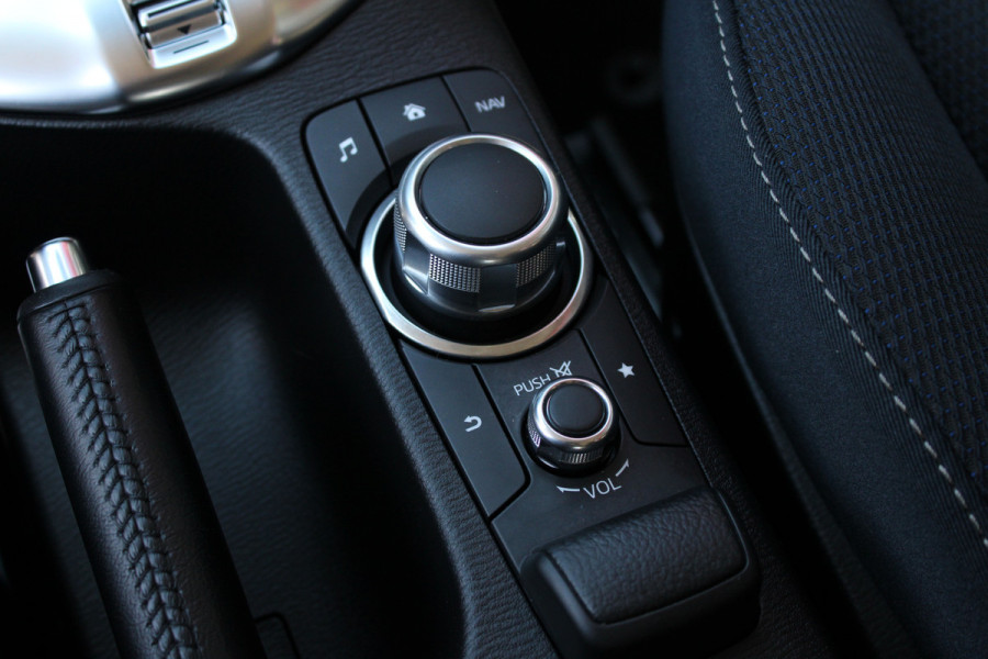 Mazda 2 1.5 Skyactiv-G Automaat | Stoel/stuurverwarming | Camera | All-season | Head-up Display