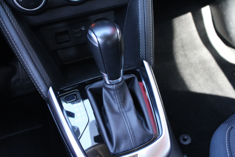 Mazda 2 1.5 Skyactiv-G Automaat | Stoel/stuurverwarming | Camera | All-season | Head-up Display