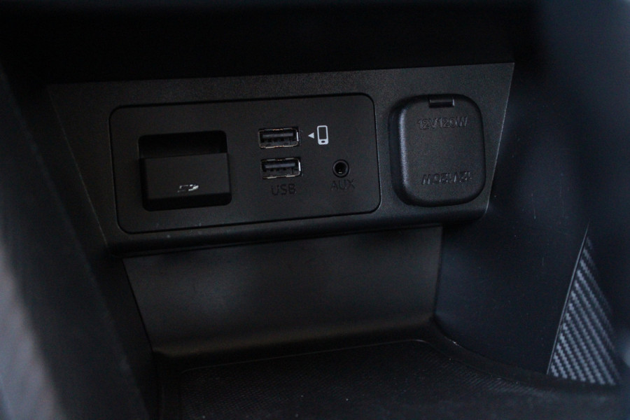 Mazda 2 1.5 Skyactiv-G Automaat | Stoel/stuurverwarming | Camera | All-season | Head-up Display
