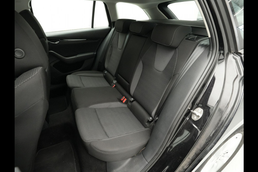 Škoda Octavia Combi 1.0 e-TSI 110pk DSG Business Edition Trekhaak Navigatie Pdc Clima 82