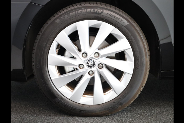 Škoda Octavia Combi 1.0 e-TSI Ambition 110 pk Automaat (DSG) | Navigatie | Parkeersensoren | LED koplampen | Stoelverwarming | Apple Carplay/Android Auto |