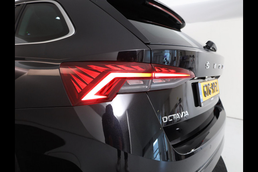 Škoda Octavia Combi 1.0 e-TSI Ambition 110 pk Automaat (DSG) | Navigatie | Parkeersensoren | LED koplampen | Stoelverwarming | Apple Carplay/Android Auto |