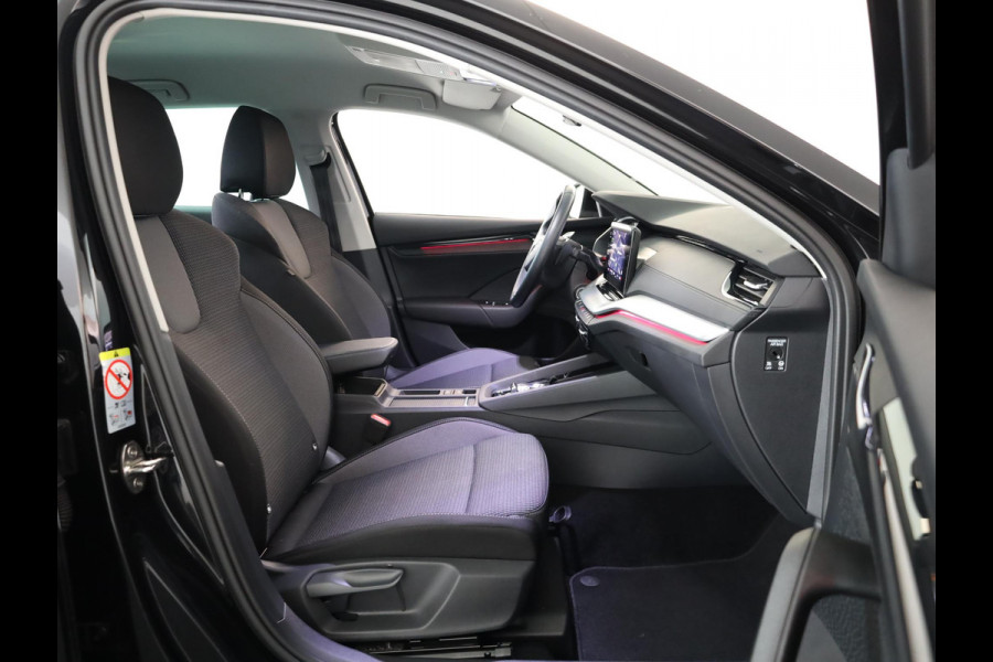 Škoda Octavia Combi 1.0 e-TSI Ambition 110 pk Automaat (DSG) | Navigatie | Parkeersensoren | LED koplampen | Stoelverwarming | Apple Carplay/Android Auto |