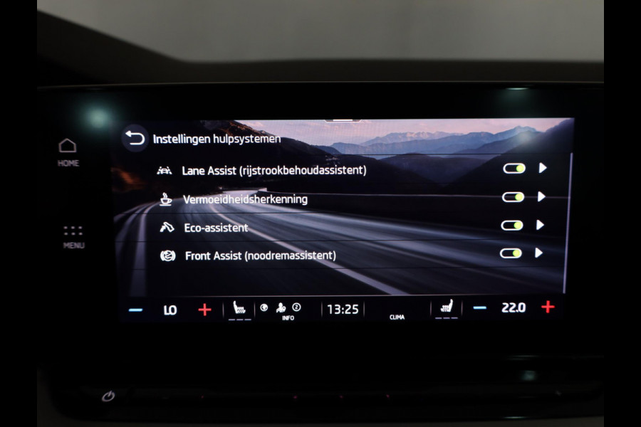 Škoda Octavia Combi 1.0 e-TSI Ambition 110 pk Automaat (DSG) | Navigatie | Parkeersensoren | LED koplampen | Stoelverwarming | Apple Carplay/Android Auto |