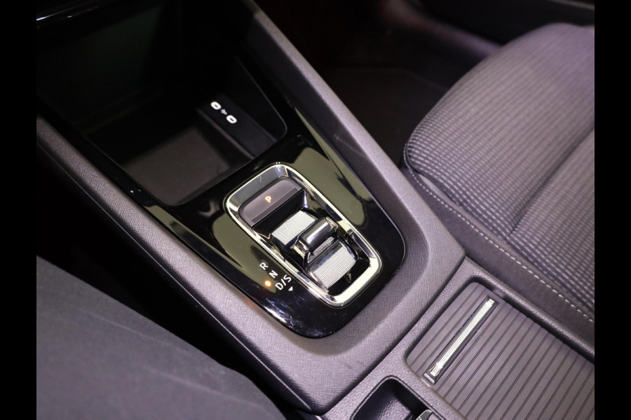 Škoda Octavia Combi 1.0 e-TSI Ambition 110 pk Automaat (DSG) | Navigatie | Parkeersensoren | LED koplampen | Stoelverwarming | Apple Carplay/Android Auto |