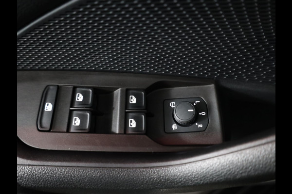Škoda Octavia Combi 1.0 e-TSI Ambition 110 pk Automaat (DSG) | Navigatie | Parkeersensoren | LED koplampen | Stoelverwarming | Apple Carplay/Android Auto |