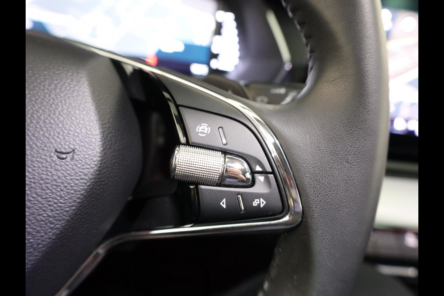 Škoda Octavia Combi 1.0 e-TSI Ambition 110 pk Automaat (DSG) | Navigatie | Parkeersensoren | LED koplampen | Stoelverwarming | Apple Carplay/Android Auto |