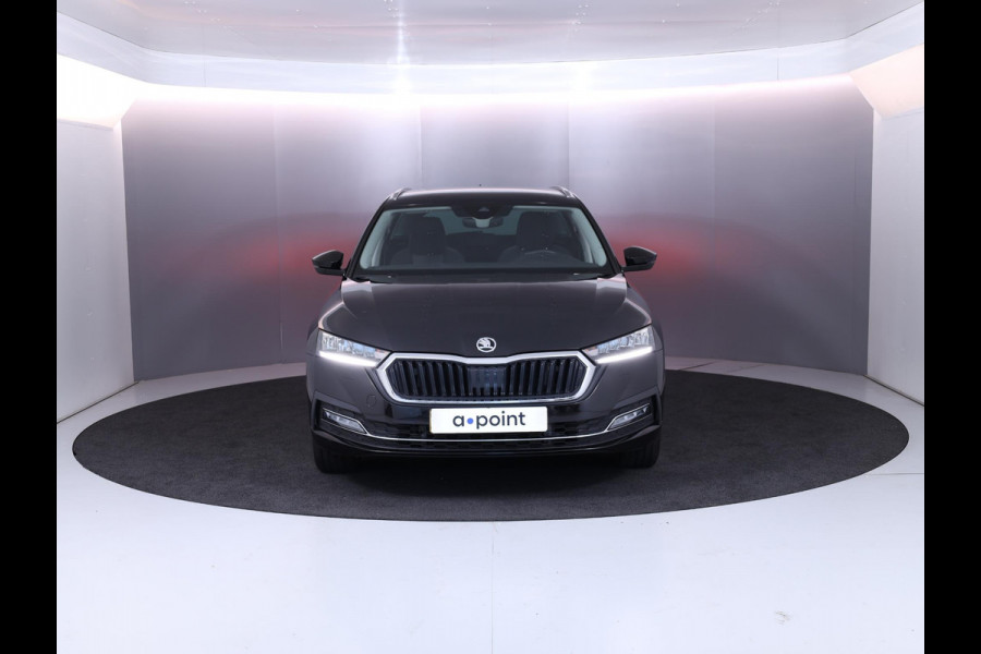 Škoda Octavia Combi 1.0 e-TSI Ambition 110 pk Automaat (DSG) | Navigatie | Parkeersensoren | LED koplampen | Stoelverwarming | Apple Carplay/Android Auto |
