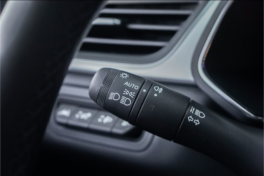 Renault Captur 1.6 E-Tech Plug-in Hybrid 160 Intens Camera Trekhaak 18"
