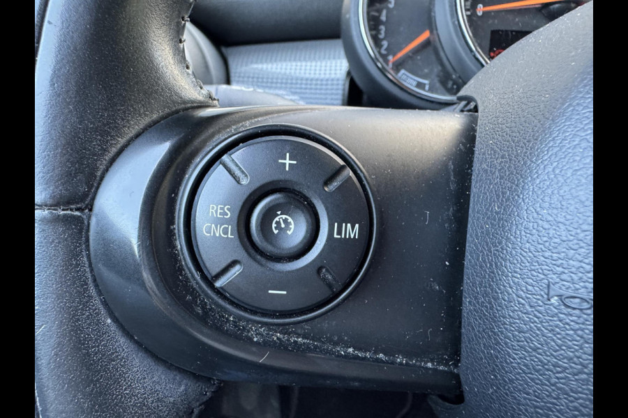 MINI Mini 1.5 Cooper Chili | Navigatie | Parkeersensoren | Cruise Control | Climate Control | Privacy Glass |