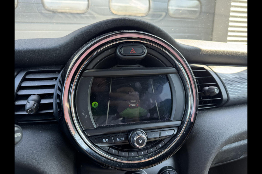 MINI Mini 1.5 Cooper Chili | Navigatie | Parkeersensoren | Cruise Control | Climate Control | Privacy Glass |