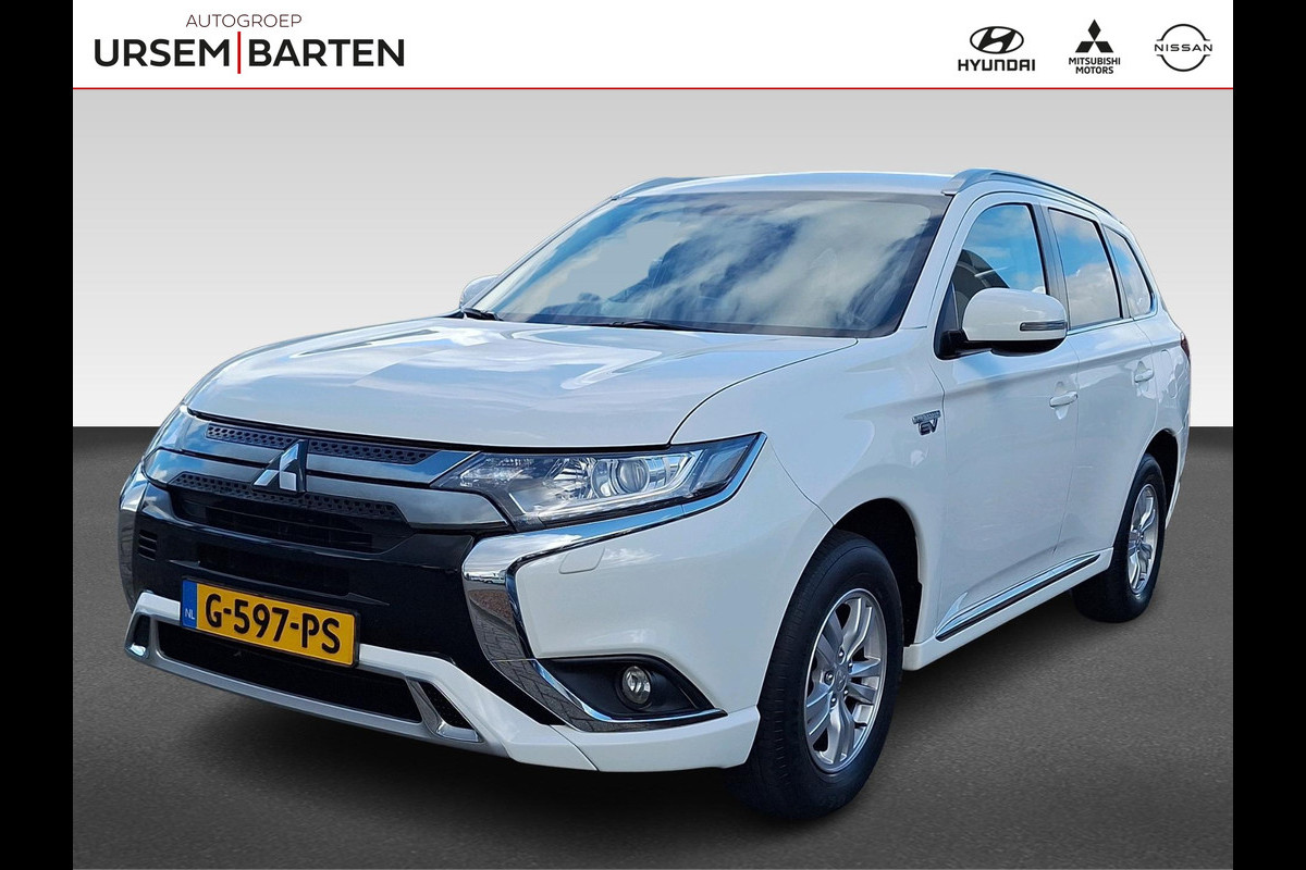 Mitsubishi Outlander 2.4 PHEV Pure | Apple Carplay/Android Auto | trekhaak Mitsubishi Outlander 2.4 PHEV Pure | Apple Carplay/Android Auto | trekhaak