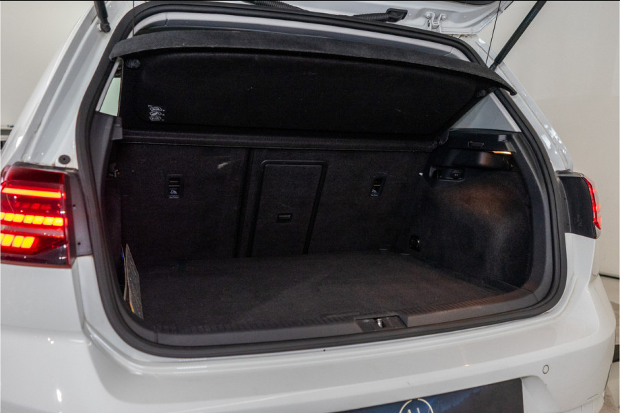 Volkswagen Golf 1.4 TSI Highline Business R 150PK | Discover Navi | Apple Carplay | Stoelverw. | Garantie GERESERVEERD