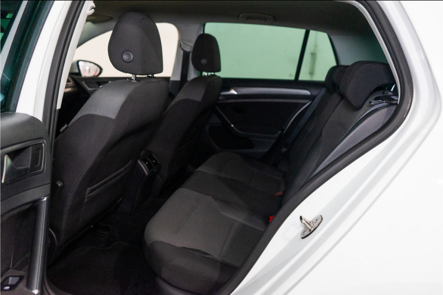 Volkswagen Golf 1.4 TSI Highline Business R 150PK | Discover Navi | Apple Carplay | Stoelverw. | Garantie GERESERVEERD
