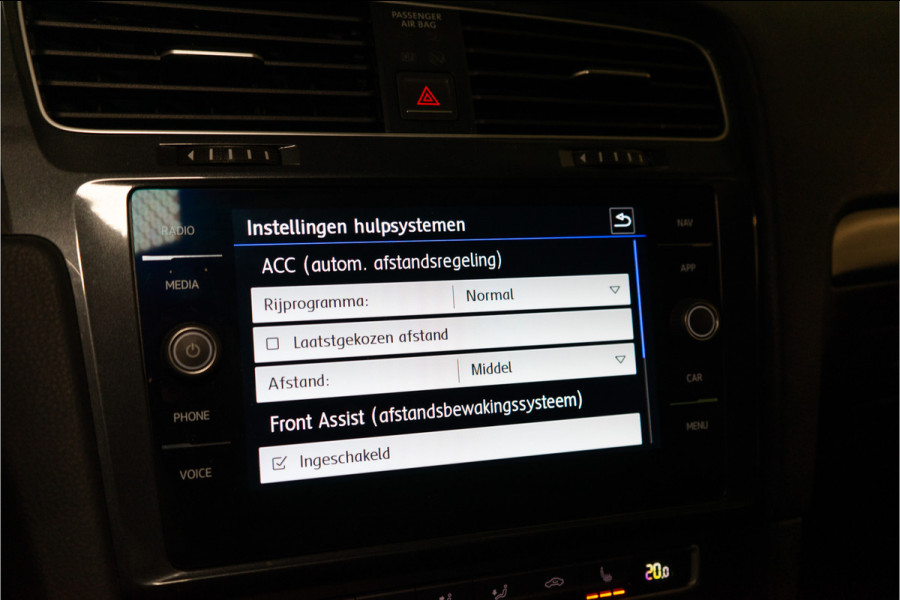 Volkswagen Golf 1.4 TSI Highline Business R 150PK | Discover Navi | Apple Carplay | Stoelverw. | Garantie GERESERVEERD