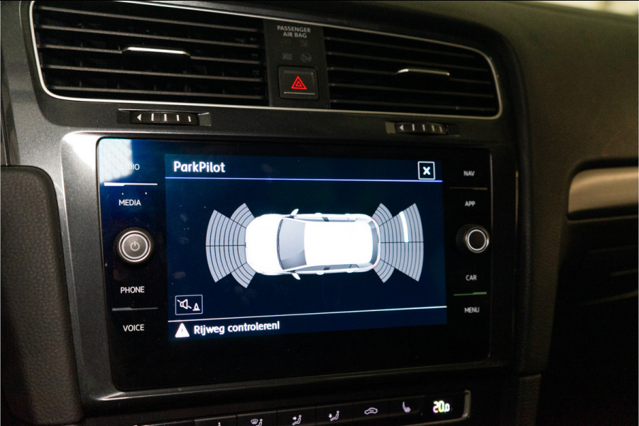 Volkswagen Golf 1.4 TSI Highline Business R 150PK | Discover Navi | Apple Carplay | Stoelverw. | Garantie GERESERVEERD