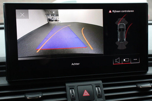 Audi Q5 50 TFSI e quattro PHEV Prestige Navigatie Apple Carplay/Android Auto Adaptive Cruise Control Parkeersensoren Camera Lane Assist Elektrische achterklep Matrix LED koplampen Dynamische knipperlichten Inklapbare trekhaak Virtual Cockpit Stoelverwarming Privacyglass Ambienteverlichting Multicolor