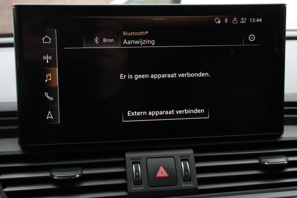 Audi Q5 50 TFSI e quattro PHEV Prestige Navigatie Apple Carplay/Android Auto Adaptive Cruise Control Parkeersensoren Camera Lane Assist Elektrische achterklep Matrix LED koplampen Dynamische knipperlichten Inklapbare trekhaak Virtual Cockpit Stoelverwarming Privacyglass Ambienteverlichting Multicolor