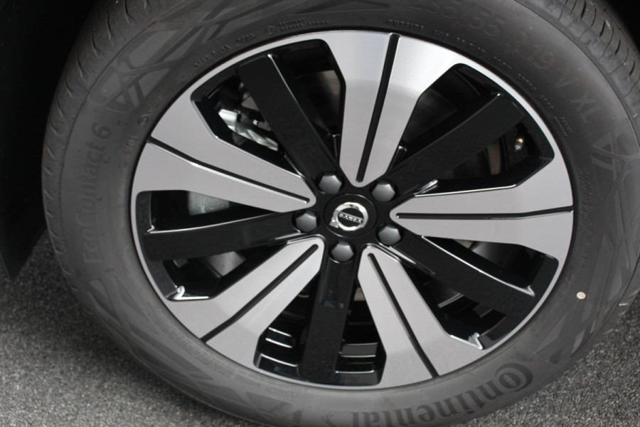 Volvo XC60 2.0 T6 398pk Plug-in hybrid AWD Plus Dark Leder Navigatie Google Harman Kardon Panorama dak Lichtmetalen Velgen 19" Dab Stoelverwarming Camera Led