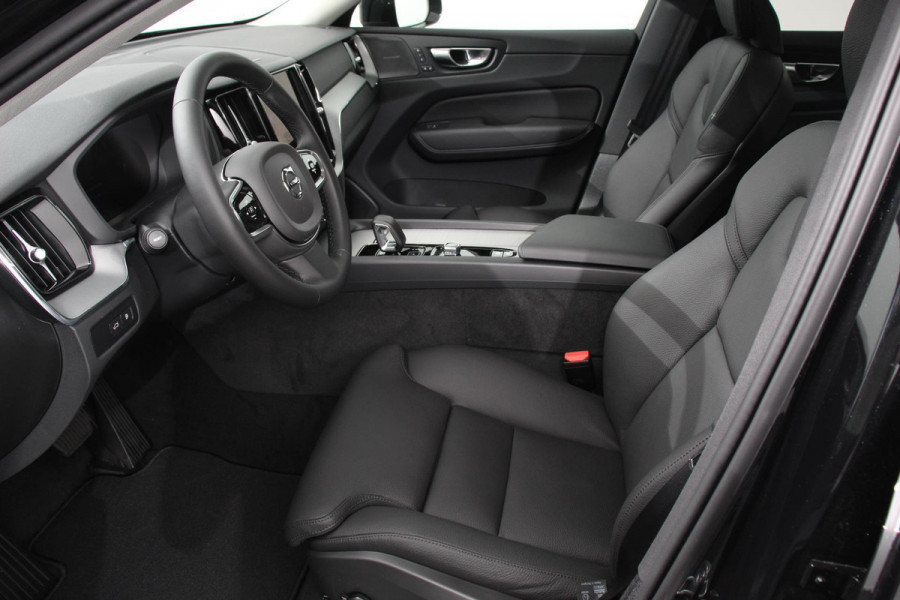 Volvo XC60 2.0 T6 398pk Plug-in hybrid AWD Plus Dark Leder Navigatie Google Harman Kardon Panorama dak Lichtmetalen Velgen 19" Dab Stoelverwarming Camera Led