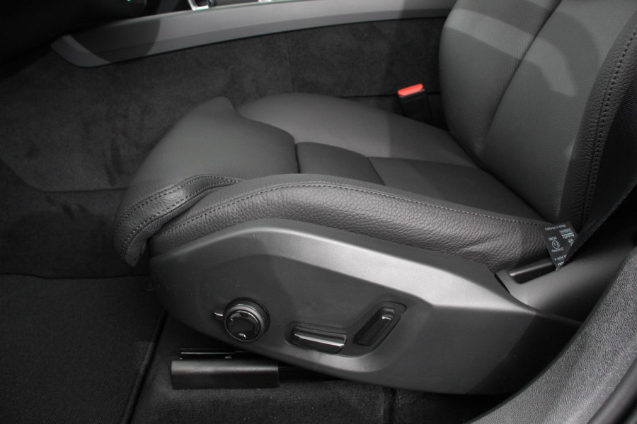 Volvo XC60 2.0 T6 398pk Plug-in hybrid AWD Plus Dark Leder Navigatie Google Harman Kardon Panorama dak Lichtmetalen Velgen 19" Dab Stoelverwarming Camera Led