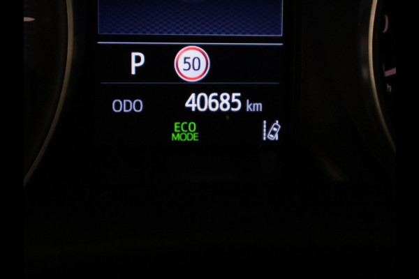 Toyota C-HR 2.0 Hybrid Executive 184 PK | Navigatie | JBL audio | Stoelverwarming | Half Leder |
