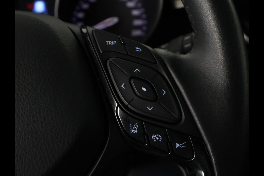 Toyota C-HR 2.0 Hybrid Executive 184 PK | Navigatie | JBL audio | Stoelverwarming | Half Leder |