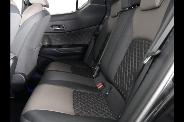 Toyota C-HR 2.0 Hybrid Executive 184 PK | Navigatie | JBL audio | Stoelverwarming | Half Leder |