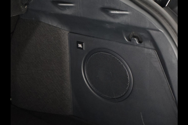Toyota C-HR 2.0 Hybrid Executive 184 PK | Navigatie | JBL audio | Stoelverwarming | Half Leder |