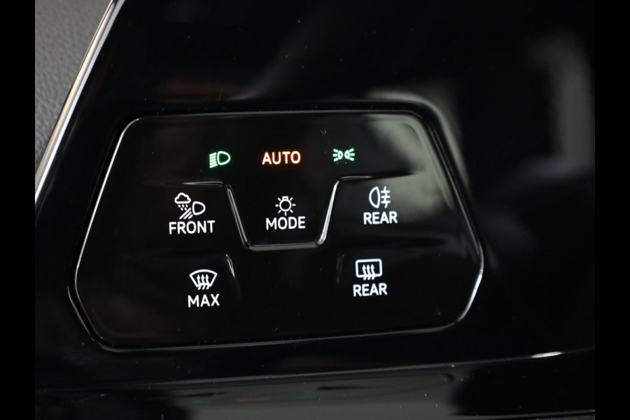Volkswagen Golf 1.4 eHybrid GTE 245 pk Automaat (DSG) | Navigatie | Panoramadak | Parkeersensoren | Autom. airco (3 zones) | LED koplampen |