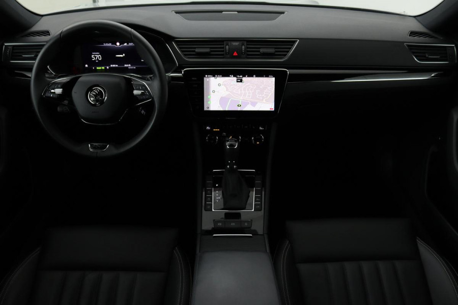 Škoda Superb 1.4 TSI iV Laurin & Klement | Standkachel | Trekhaak | Adaptive cruise | Leder | Sfeerverlichting | Stoel & stuurverwarming | Camera | Carplay | Virtual Cockpit | Achterbankverwarming | PHEV