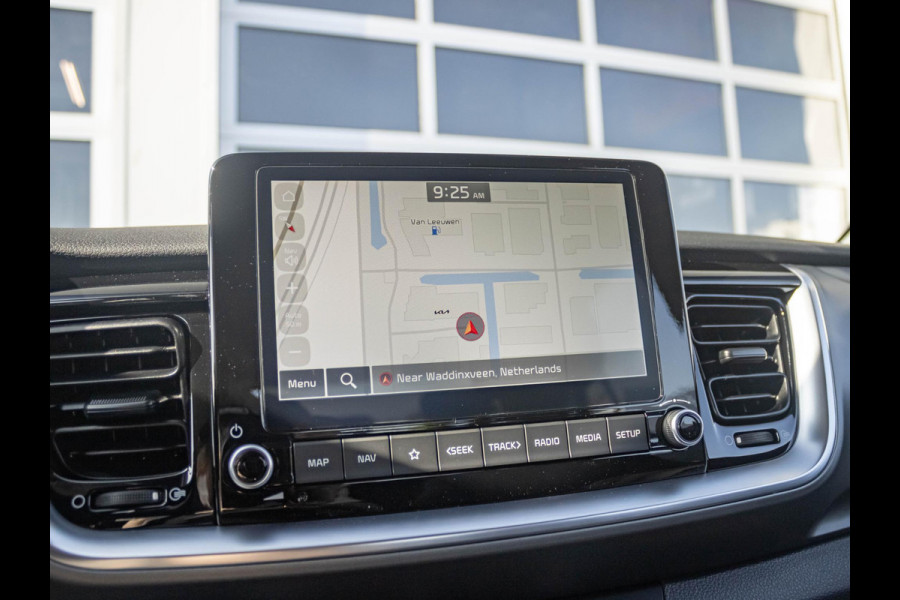 Kia Stonic 1.0 T-GDi MHEV DynamicLine | ANWB Private Lease v.a.€ 364,- | MY25 | 15'' lichtmetaal | Navi | Cruise | DAB | Camera | Airco
