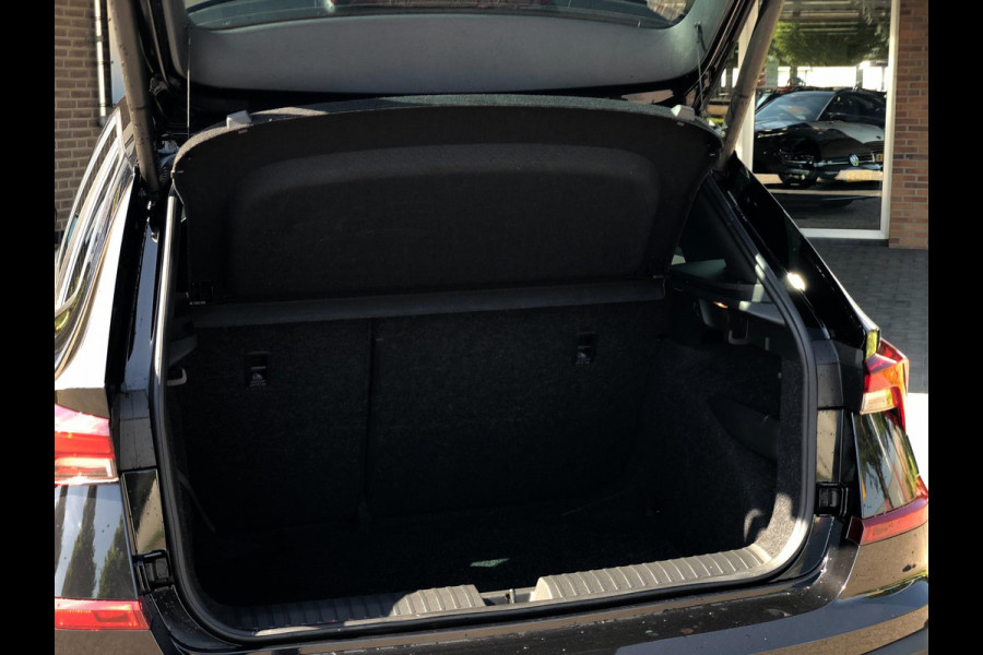 Škoda Kamiq 1.0 TSI Monte Carlo | Panoramadak, Virtual Cockpit, Camera, Climate, Carplay/Android | Dealeronderhouden | NAP |