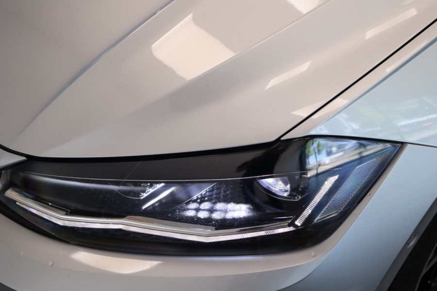 Volkswagen Polo 1.0 TSI Highline Business R Panorama Navigatie Cruise Control R-line interieur 17LMV stoelverwarming